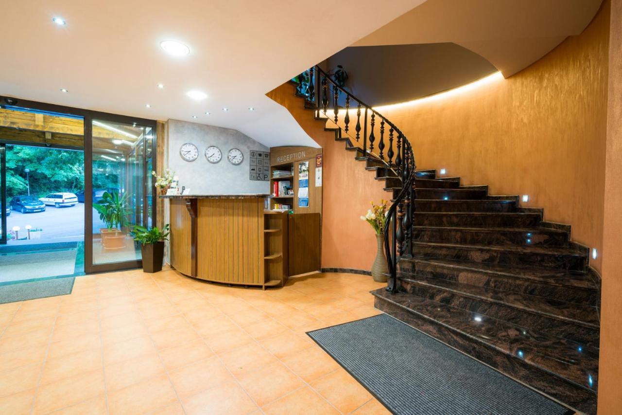 Family Park Hotel Kyoshkove ชูเมน ภายนอก รูปภาพ